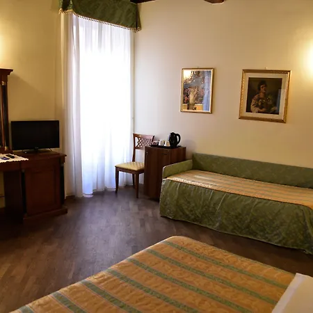 Domus Julia Trevi - Spagna Pensión 4*