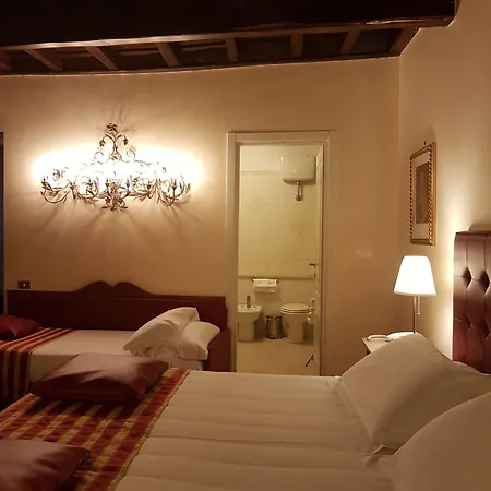 Domus Julia Trevi - Spagna Pensión 4*