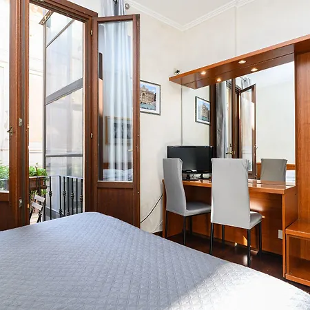 Domus Julia Trevi - Spagna 4*