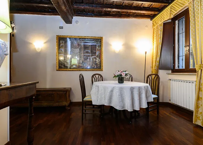 Domus Julia Trevi - Spagna Vendégház 4*