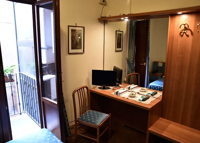 Domus Julia Trevi - Spagna Vendégház 4*