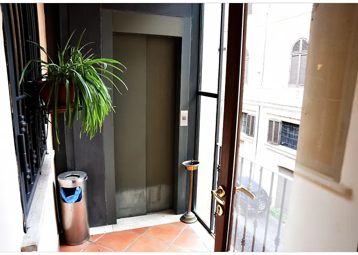 Vendégház Domus Julia Trevi - Spagna 4*