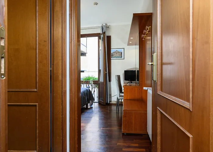 Domus Julia Trevi - Spagna Vendégház 4*