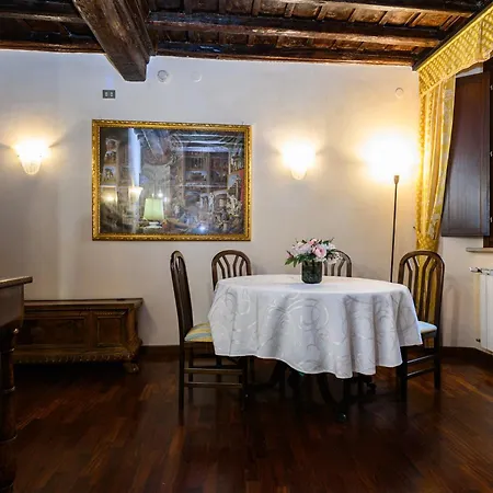 Domus Julia Trevi - Spagna Penzion 4*